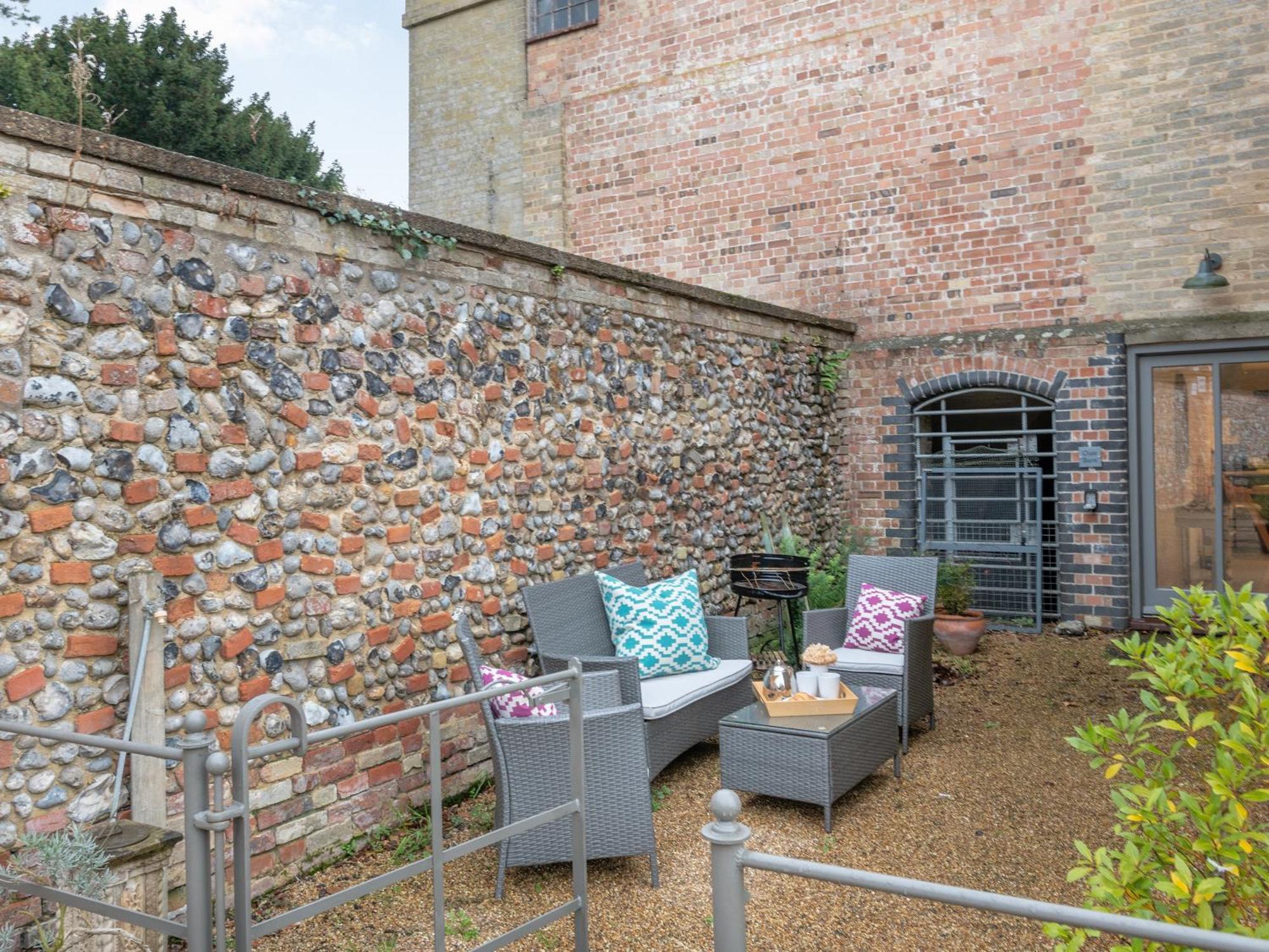 Oast Barn Villa Letheringsett Luaran gambar